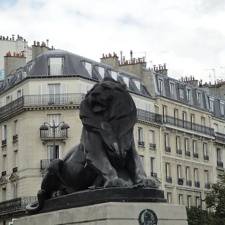 Almeria Garden Paris